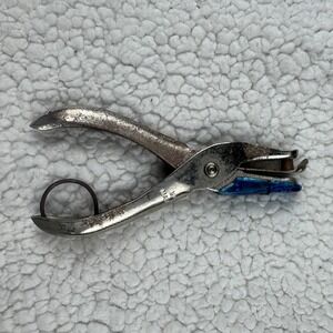 Vintage McGill Single Hole Punch Metal Handheld‎ Tool Marengo IL Blue Catcher